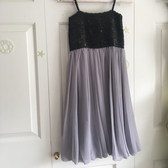Grey Sequins Party Dress - Picture 2 of 3